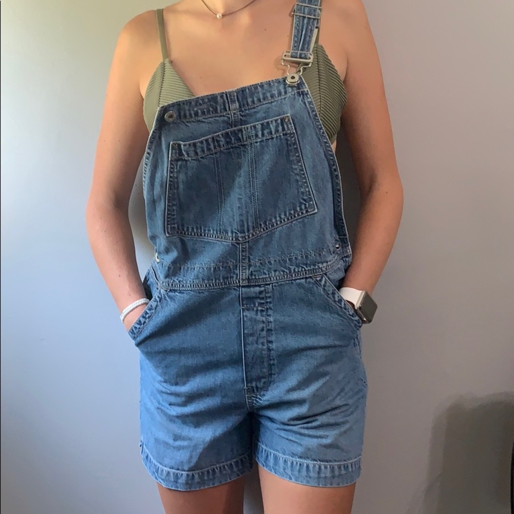 GAP Overall shorts